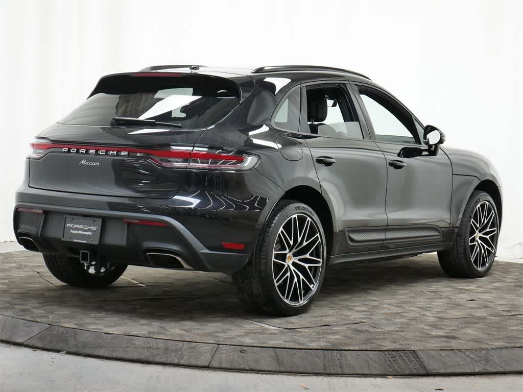 Thumbnail: 2025 Porsche Macan - 7