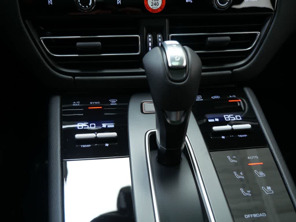 Thumbnail: 2026 Porsche Macan - 24