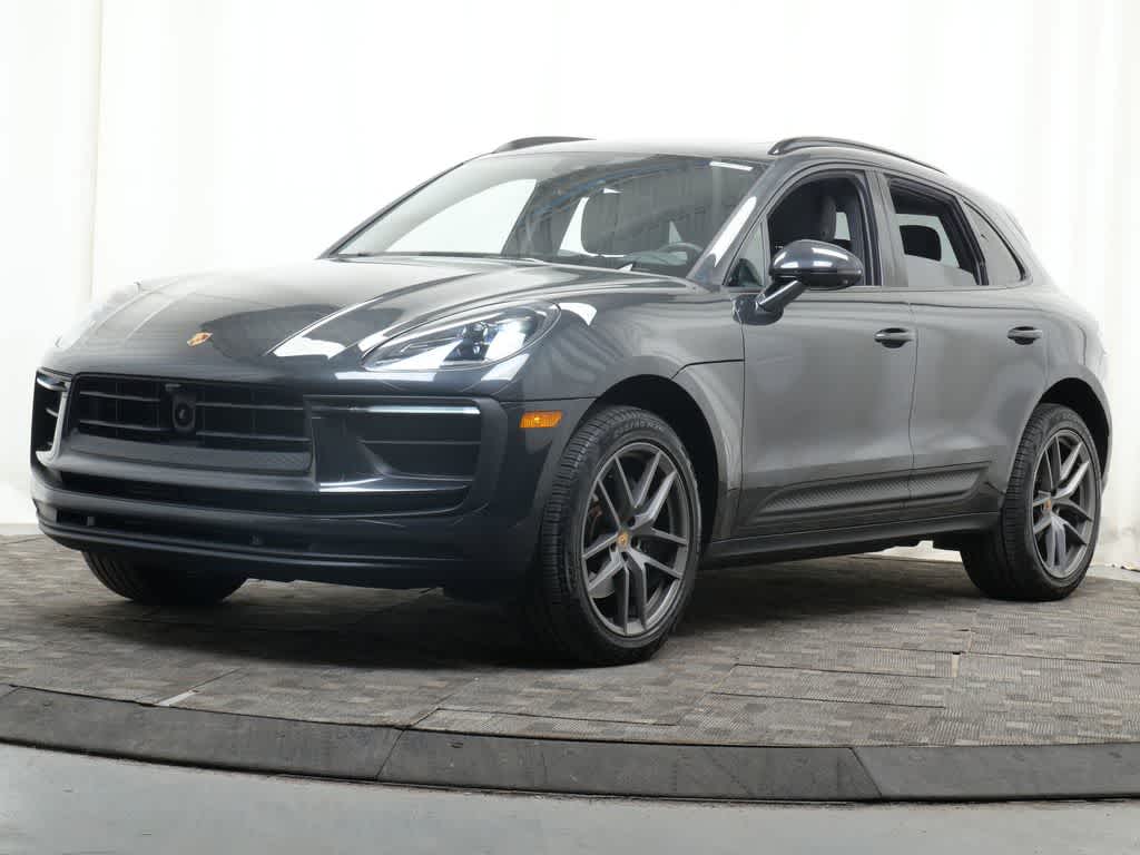 Thumbnail: 2024 Porsche Macan - 1