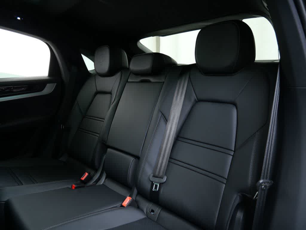 Thumbnail: 2026 Porsche Cayenne - 13