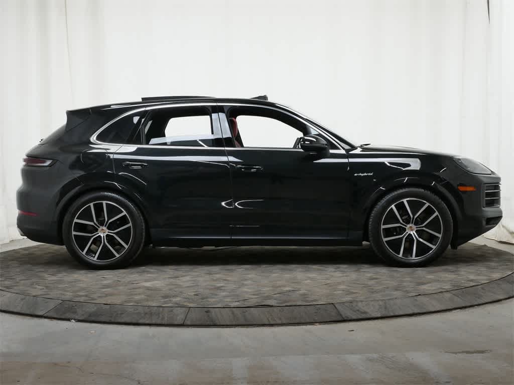 Thumbnail: 2025 Porsche Cayenne - 8