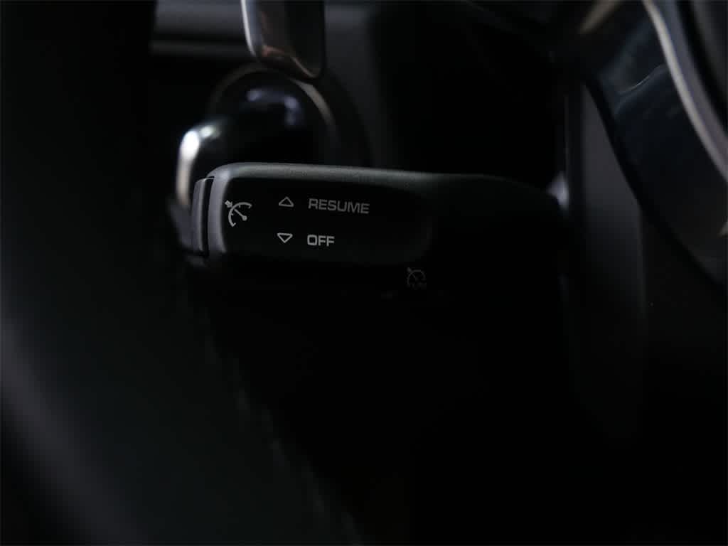 Thumbnail: 2020 Porsche Macan - 28