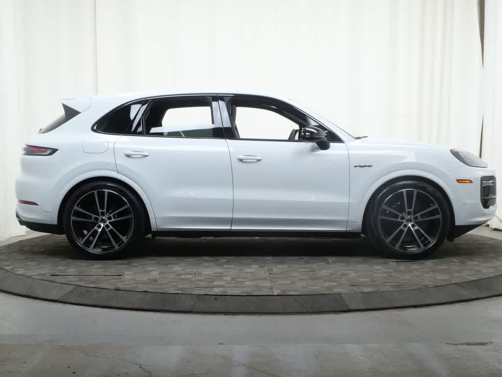 Thumbnail: 2026 Porsche Cayenne - 8