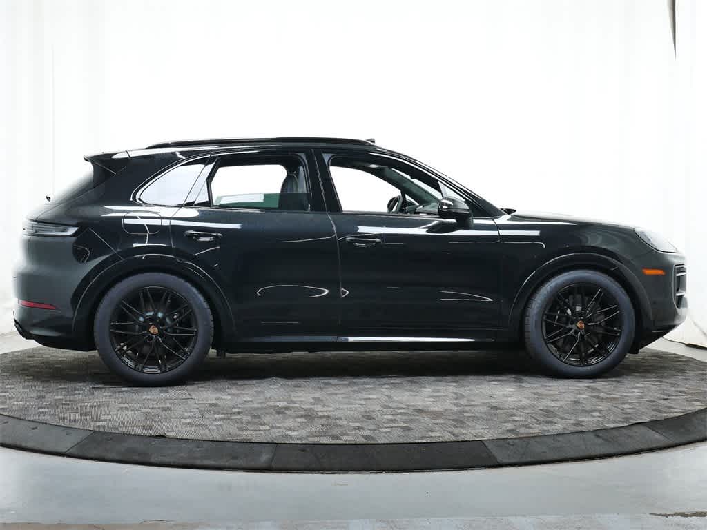 Thumbnail: 2025 Porsche Cayenne - 8