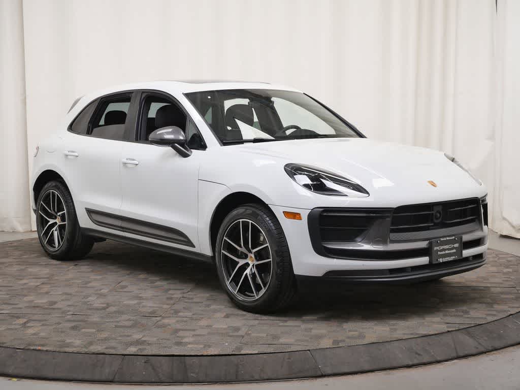 Thumbnail: 2023 Porsche Macan - 9