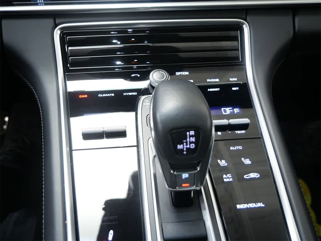 Thumbnail: 2018 Porsche Panamera - 23