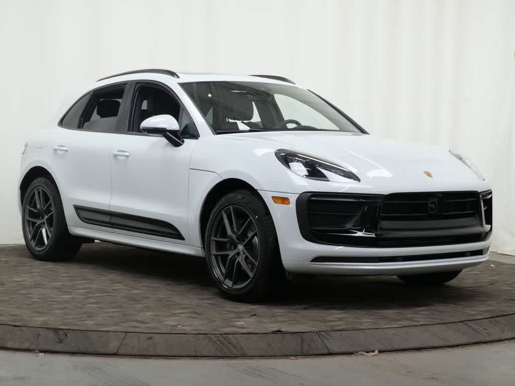 Thumbnail: 2026 Porsche Macan - 9