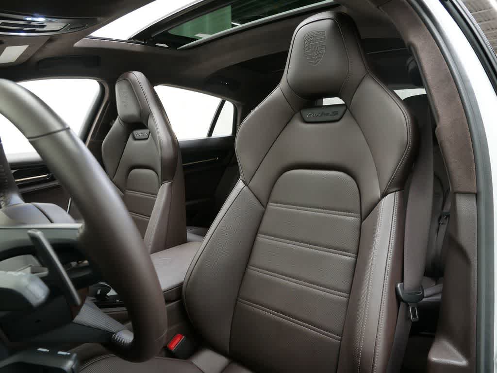 Thumbnail: 2025 Porsche Panamera - 5