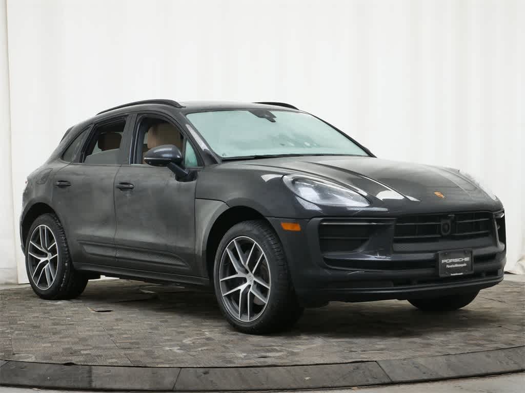 Thumbnail: 2025 Porsche Macan - 9