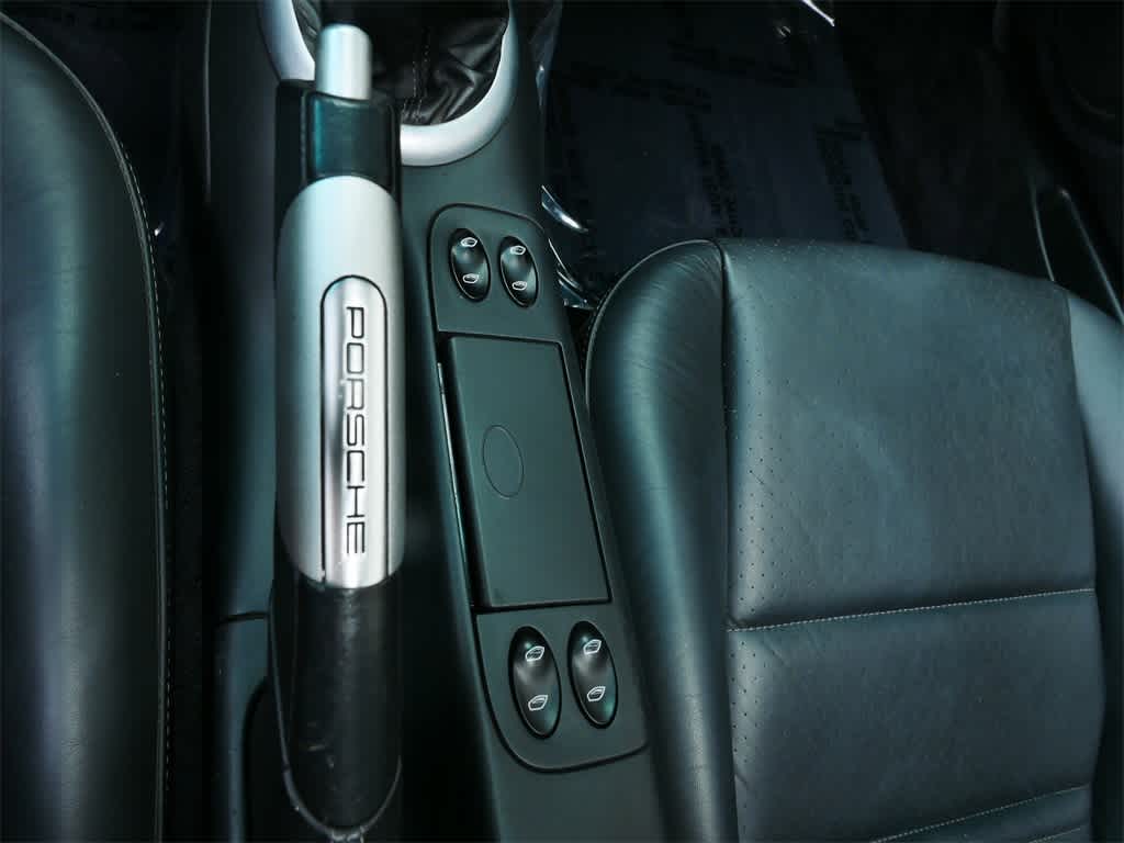 Thumbnail: 2005 Porsche 911 - 18