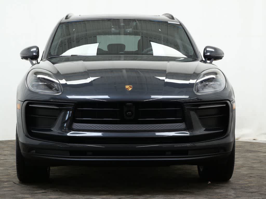 Thumbnail: 2026 Porsche Macan - 10