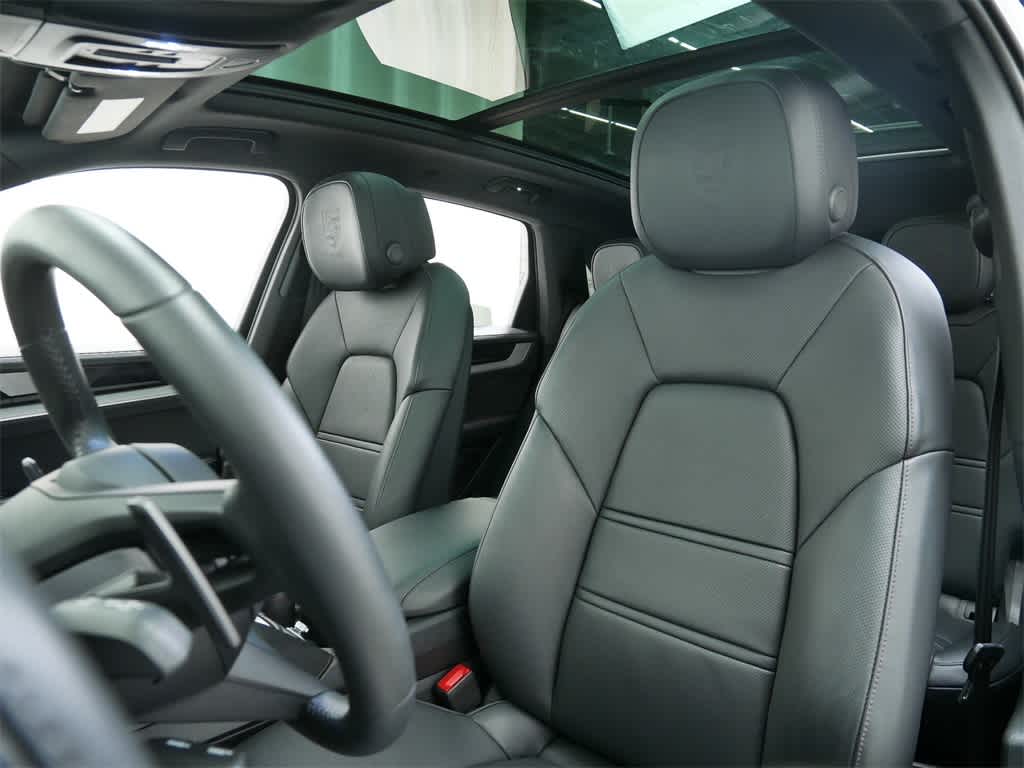 Thumbnail: 2025 Porsche Cayenne - 5