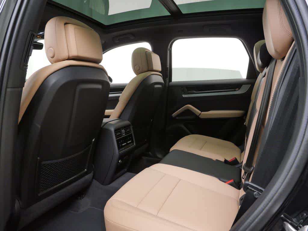 Thumbnail: 2026 Porsche Cayenne - 14