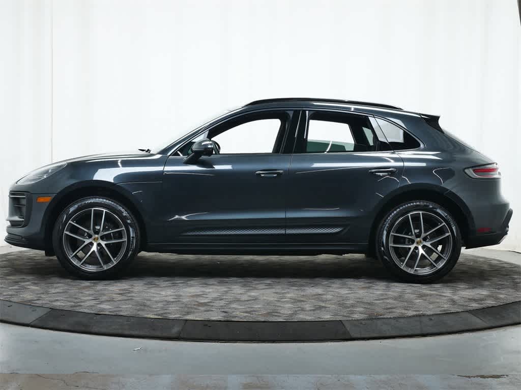 Thumbnail: 2025 Porsche Macan - 2