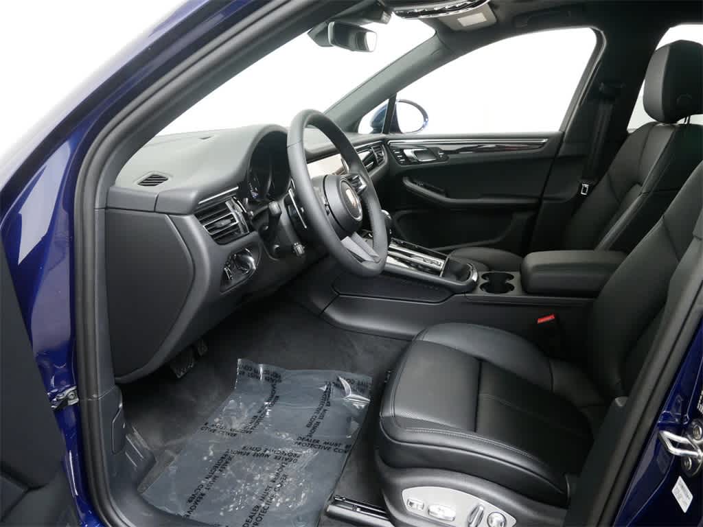 Thumbnail: 2025 Porsche Macan - 4