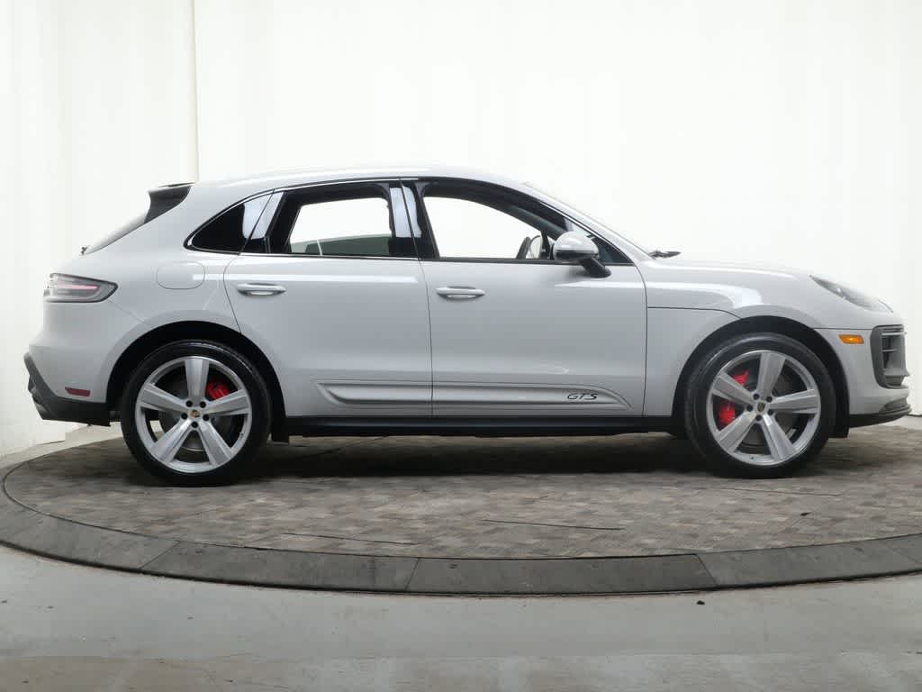 Thumbnail: 2026 Porsche Macan - 8