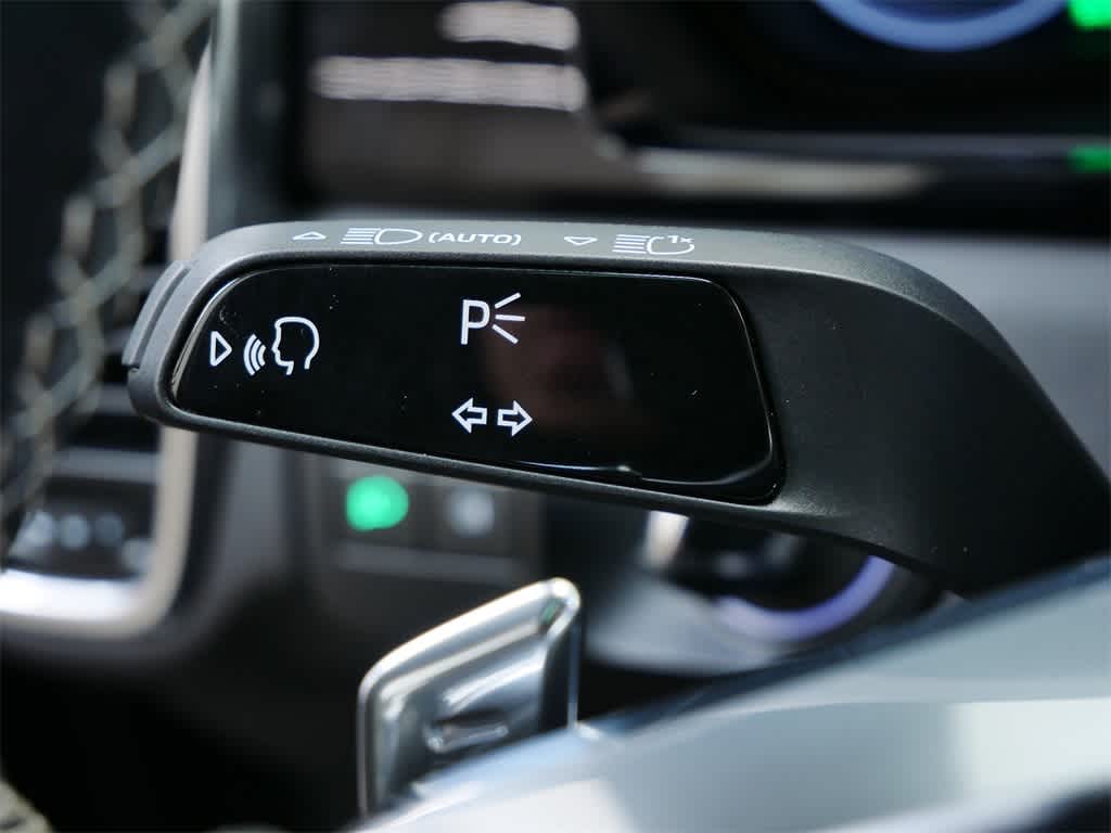 Thumbnail: 2023 Porsche Cayenne - 23