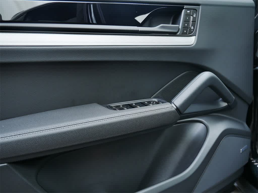 Thumbnail: 2026 Porsche Cayenne - 12