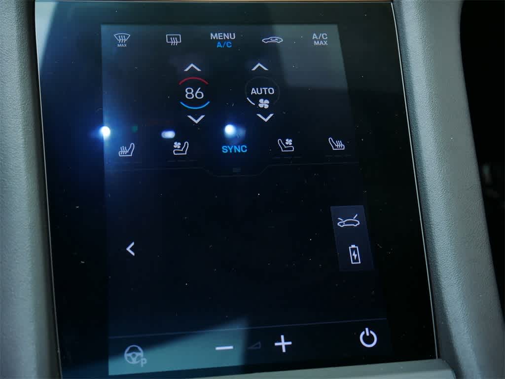 Thumbnail: 2025 Porsche Taycan - 28