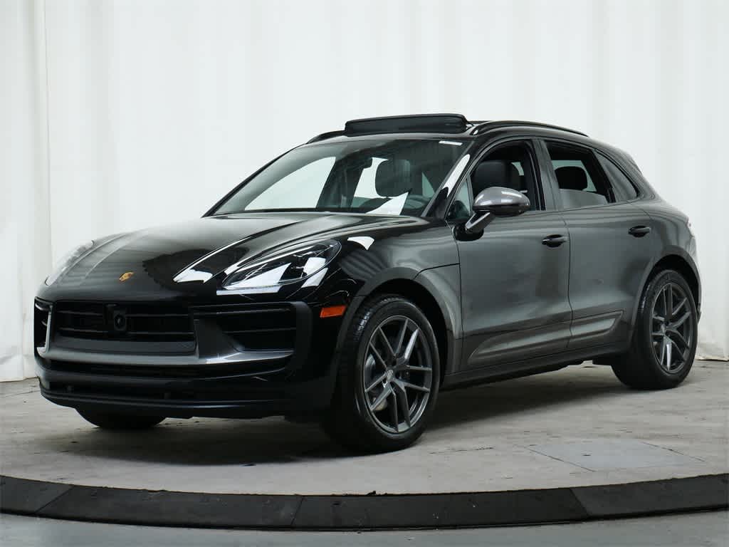 Thumbnail: 2025 Porsche Macan - 1