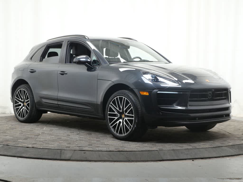Thumbnail: 2026 Porsche Macan - 9