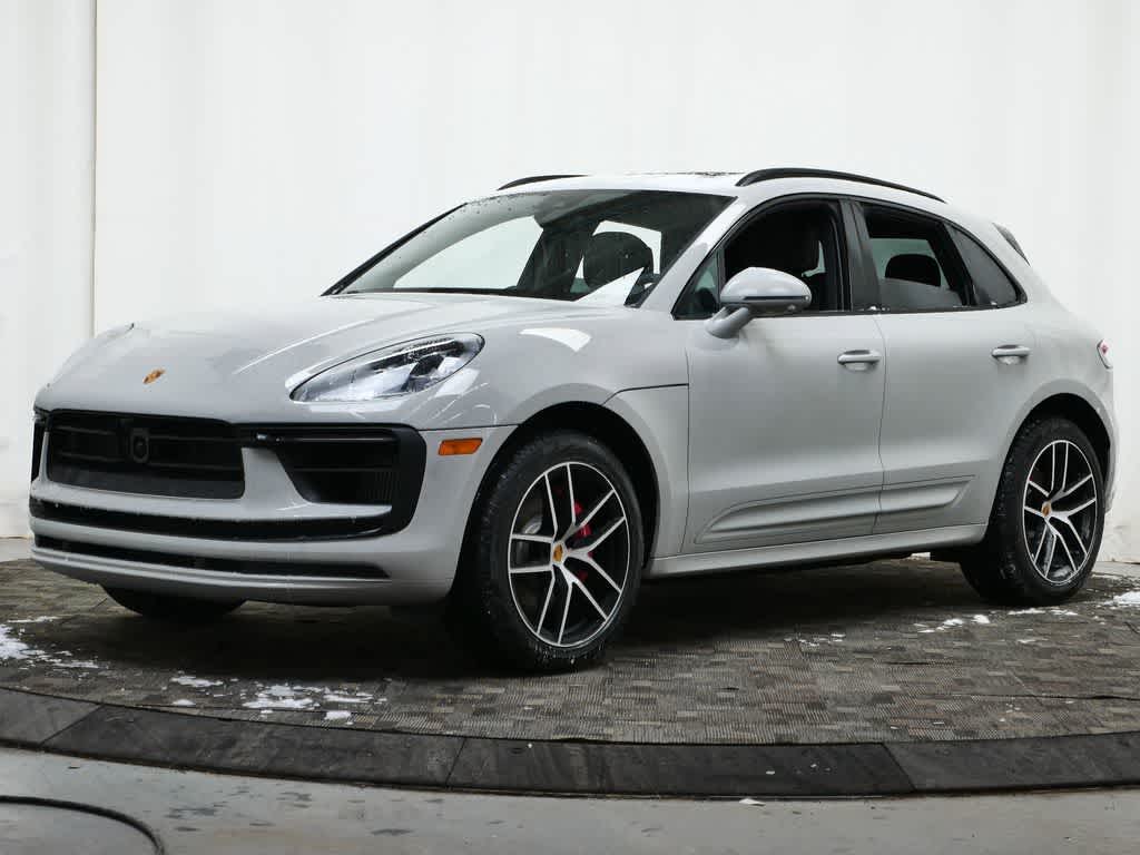 Thumbnail: 2026 Porsche Macan - 1