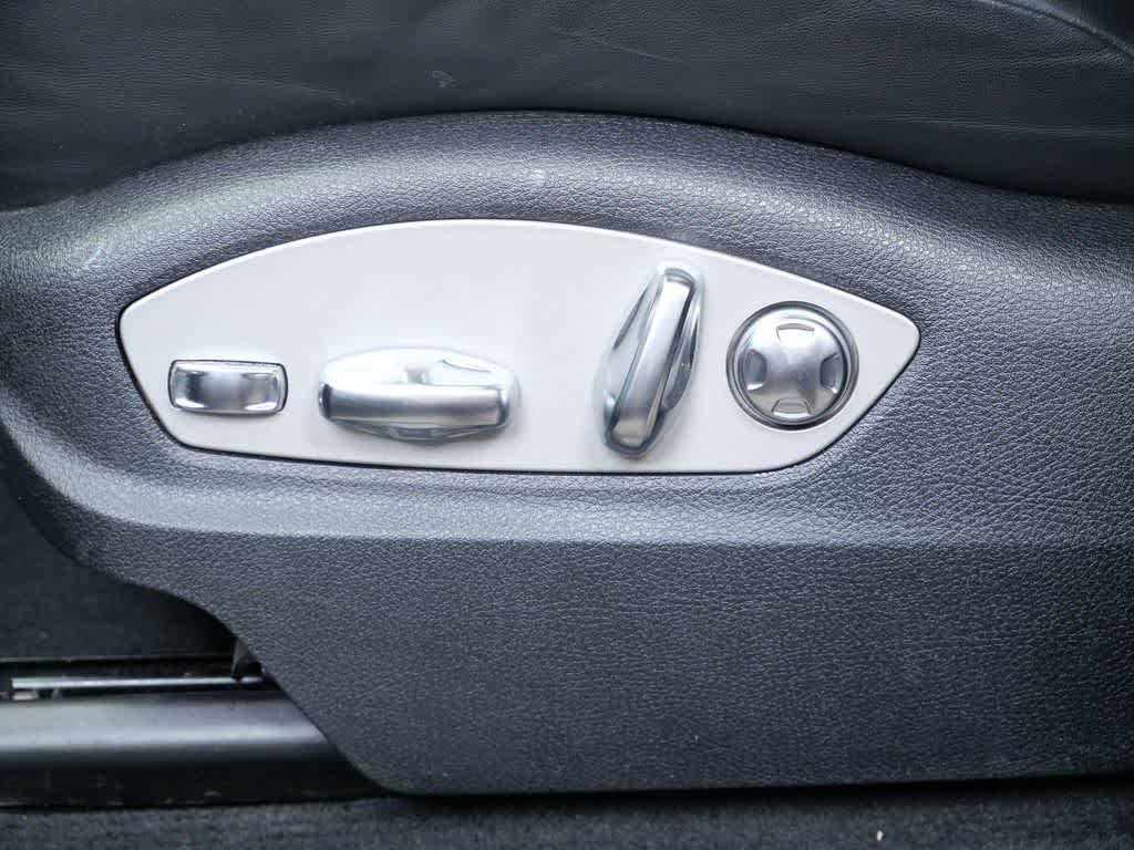 Thumbnail: 2022 Porsche Macan - 12