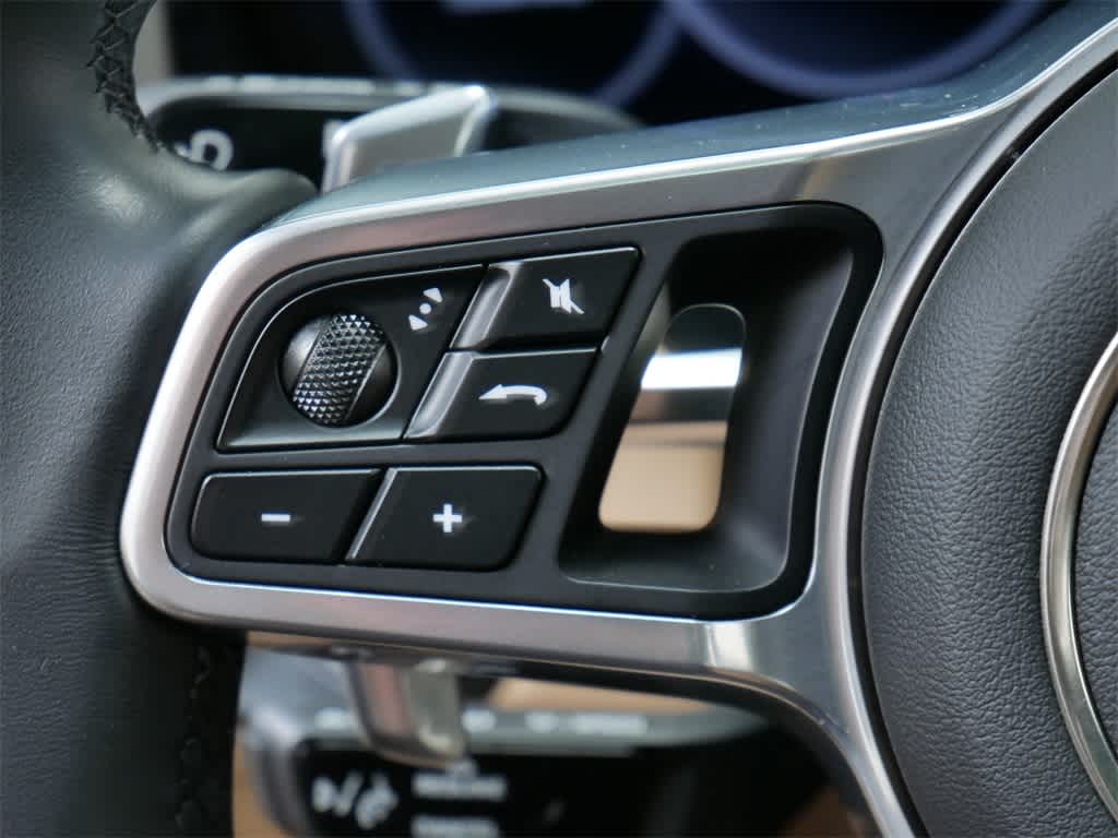 Thumbnail: 2022 Porsche Cayenne - 20