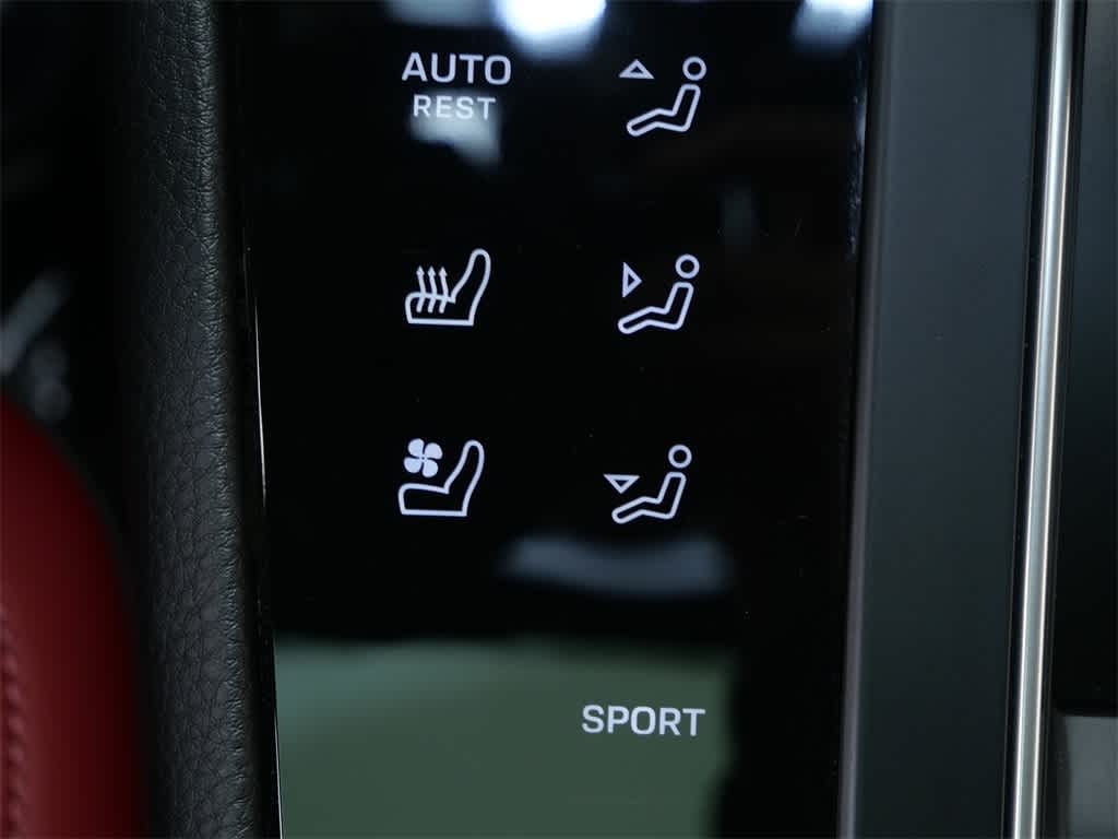 Thumbnail: 2025 Porsche Macan - 23