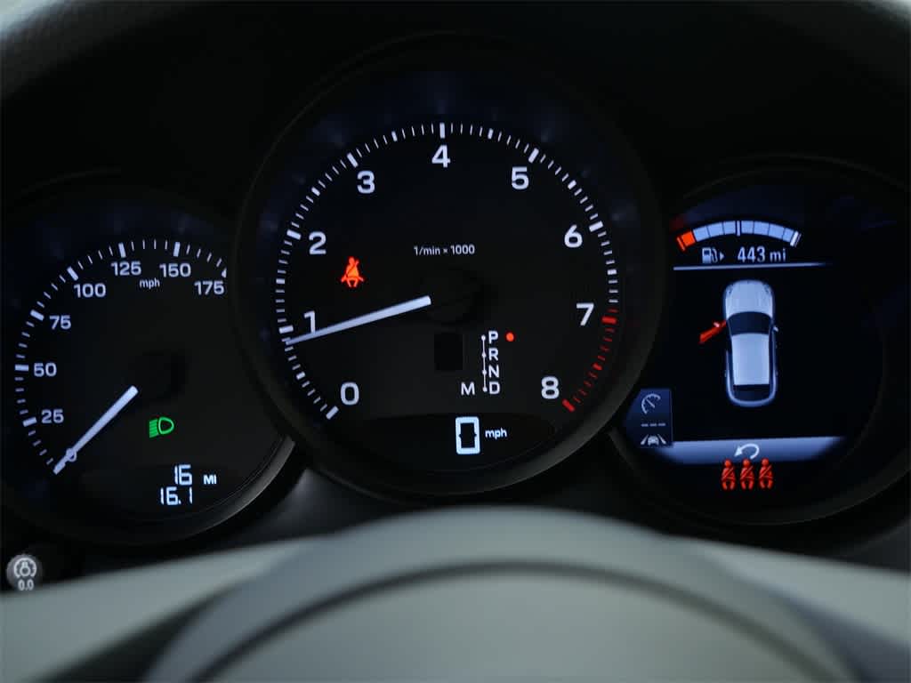 Thumbnail: 2026 Porsche Macan - 28