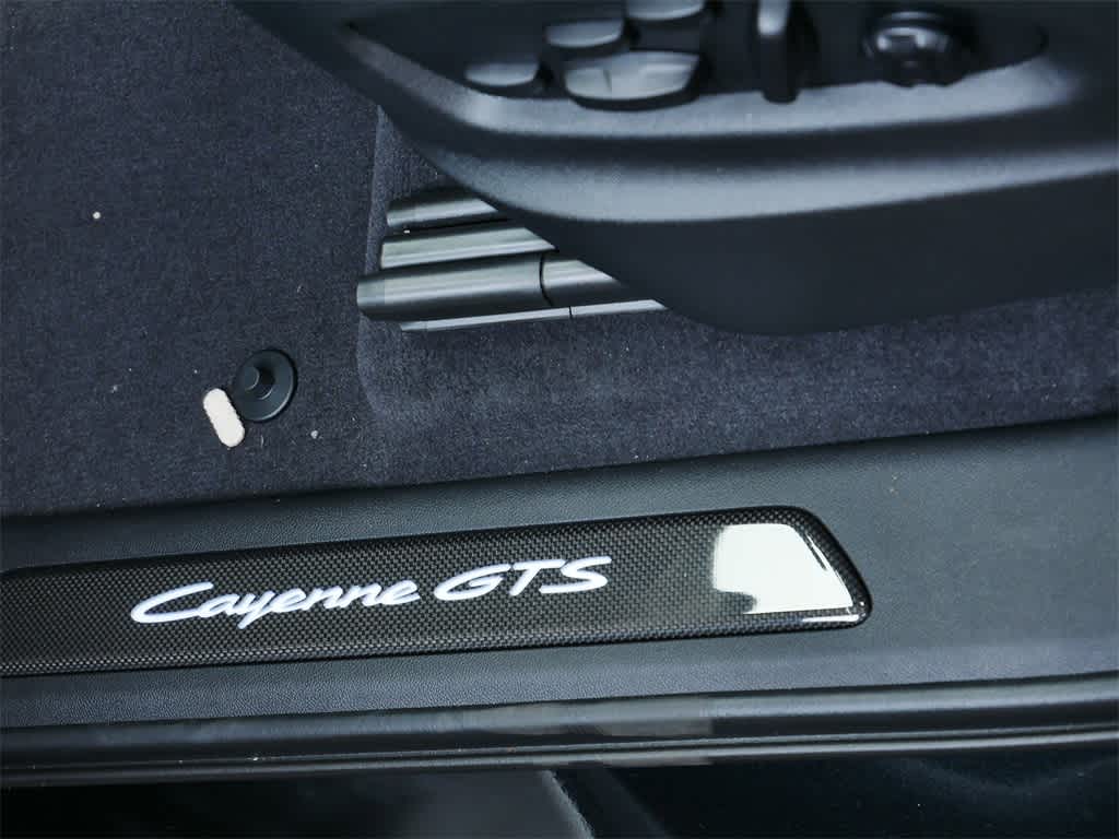 Thumbnail: 2025 Porsche Cayenne - 13