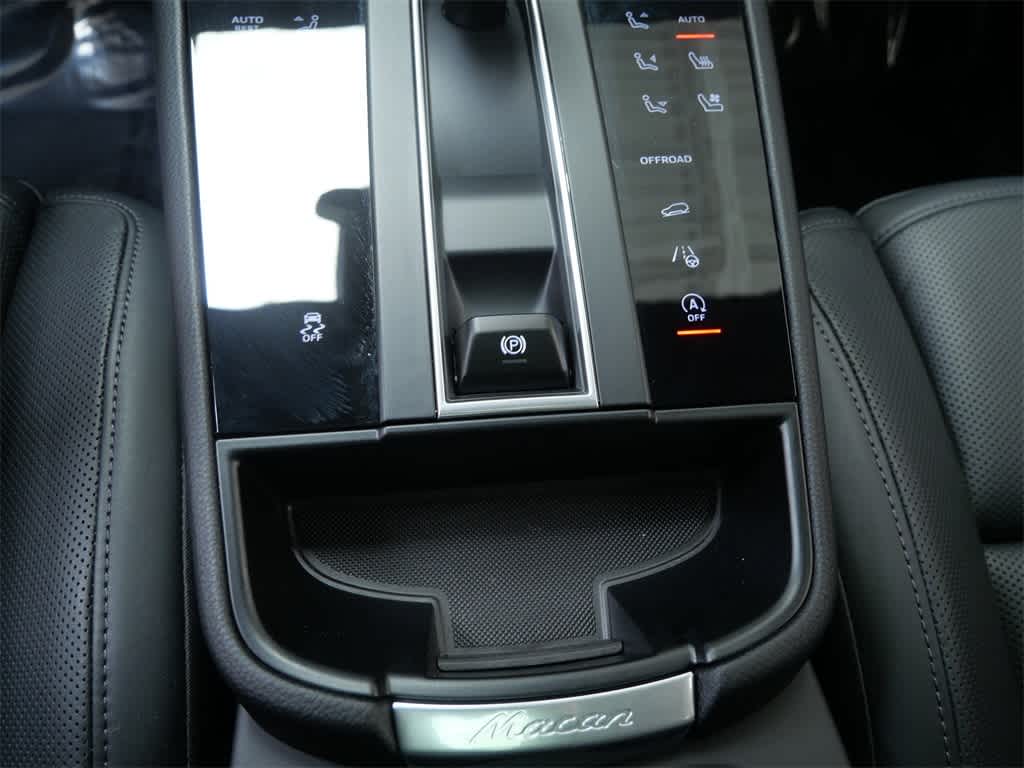 Thumbnail: 2025 Porsche Macan - 19