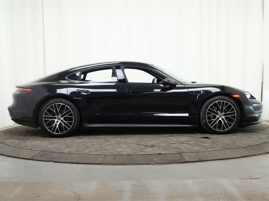 Thumbnail: 2022 Porsche Taycan - 8