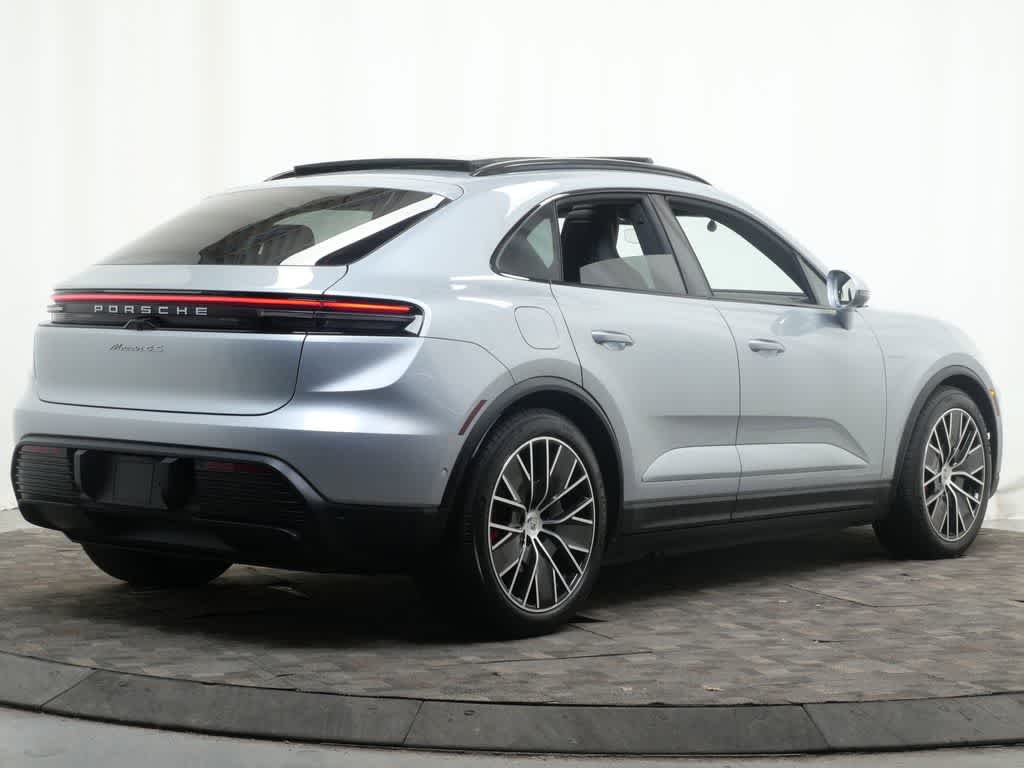 Thumbnail: 2025 Porsche Macan - 7