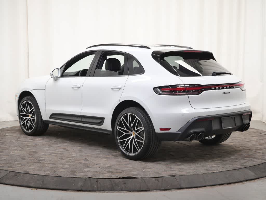 Thumbnail: 2026 Porsche Macan - 3