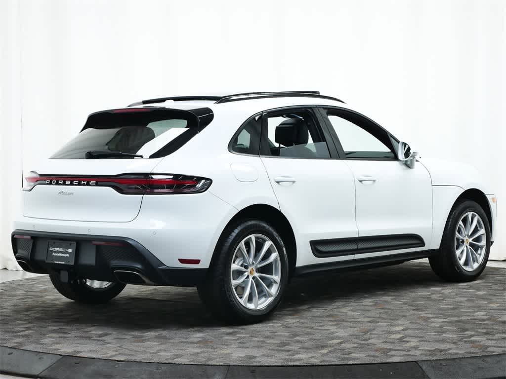 Thumbnail: 2026 Porsche Macan - 7
