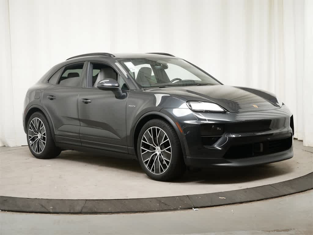 Thumbnail: 2024 Porsche Macan - 11