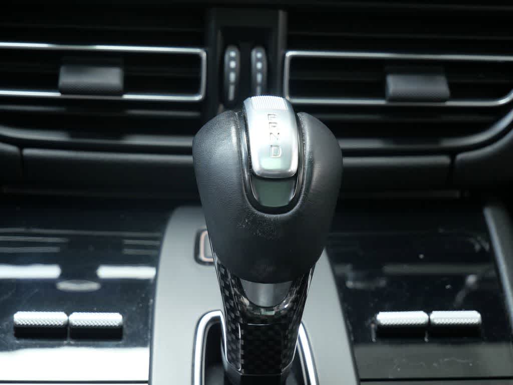 Thumbnail: 2022 Porsche Macan - 24