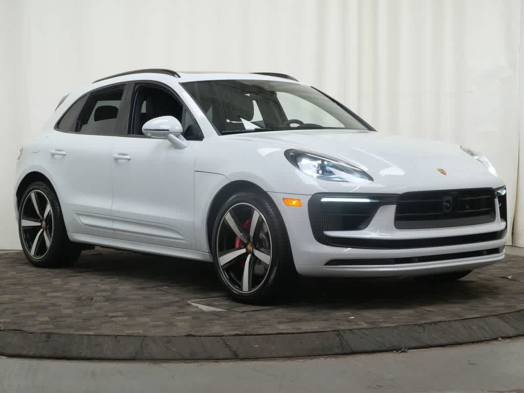 Thumbnail: 2026 Porsche Macan - 9