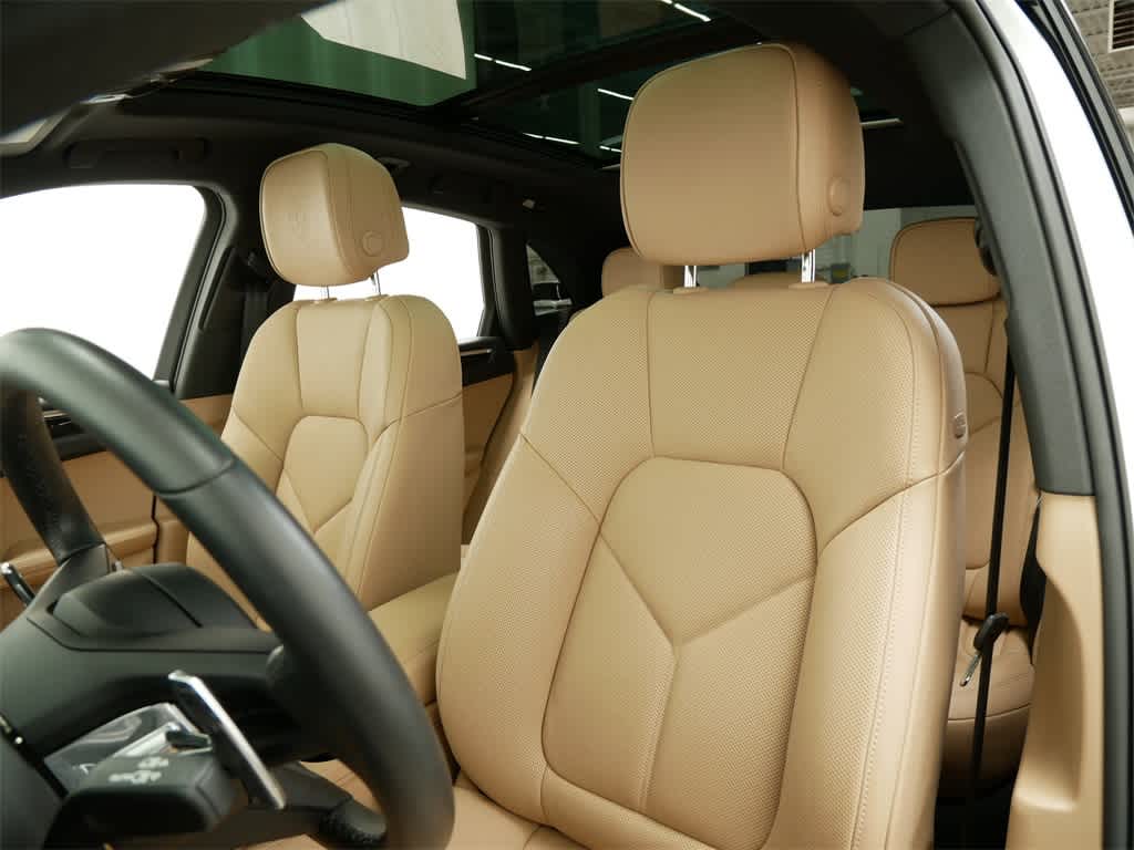 Thumbnail: 2025 Porsche Macan - 5