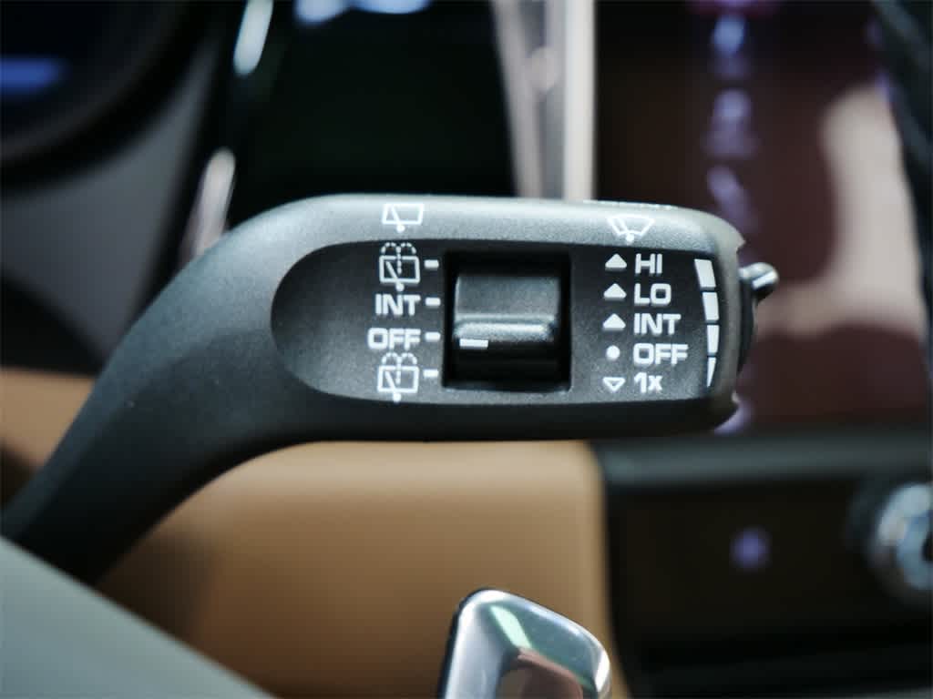 Thumbnail: 2026 Porsche Macan - 23