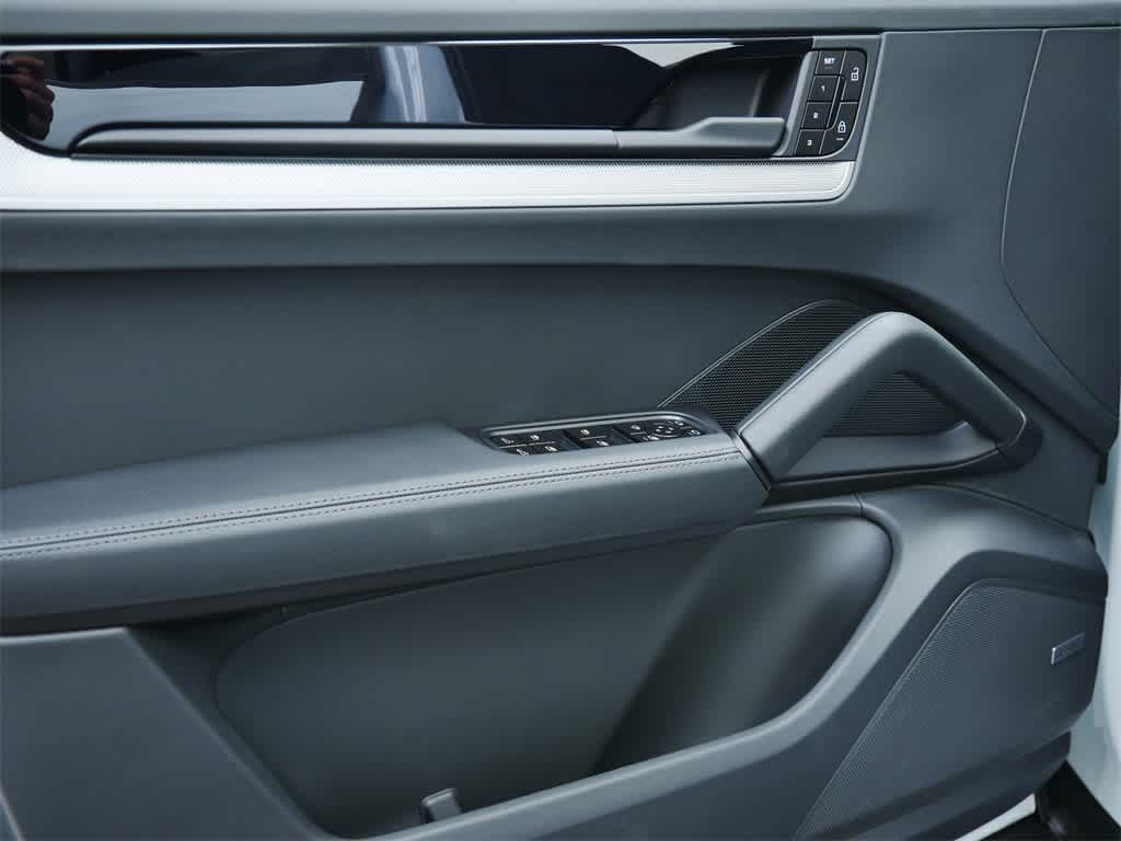 Thumbnail: 2025 Porsche Cayenne - 11