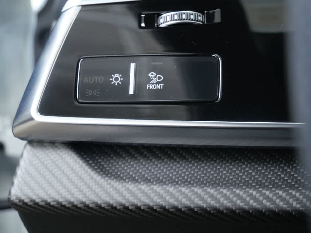 Thumbnail: 2021 Audi RS Q8 - 17