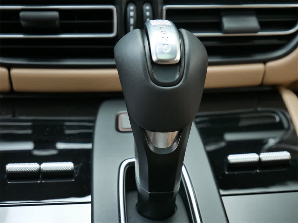 Thumbnail: 2025 Porsche Macan - 25