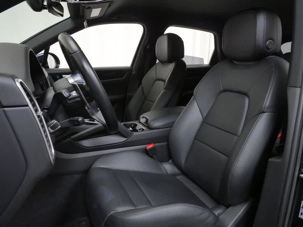 Thumbnail: 2023 Porsche Cayenne - 5
