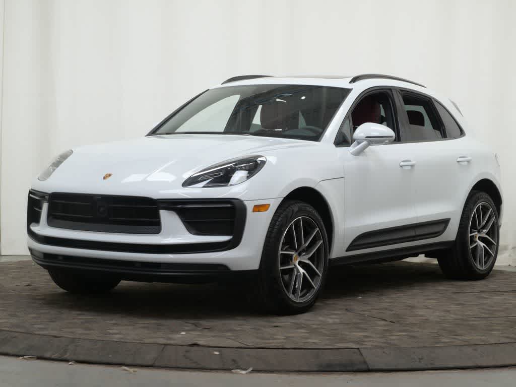 Thumbnail: 2025 Porsche Macan - 1