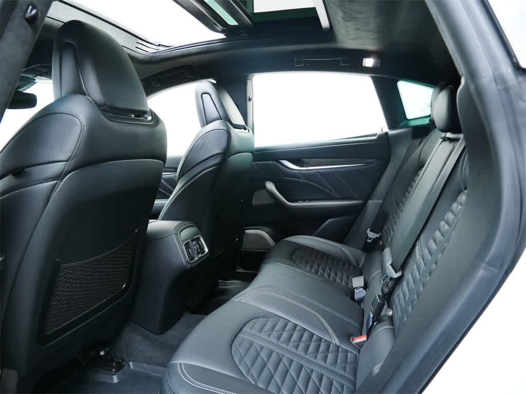 Thumbnail: 2022 Maserati Levante - 11