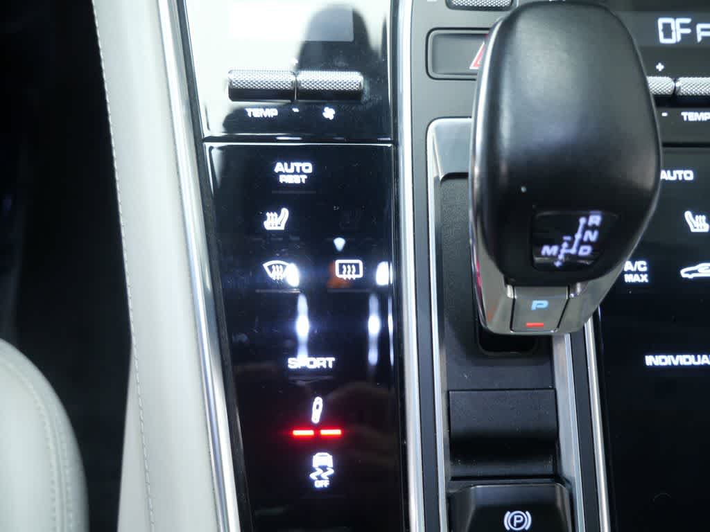 Thumbnail: 2017 Porsche Panamera - 27