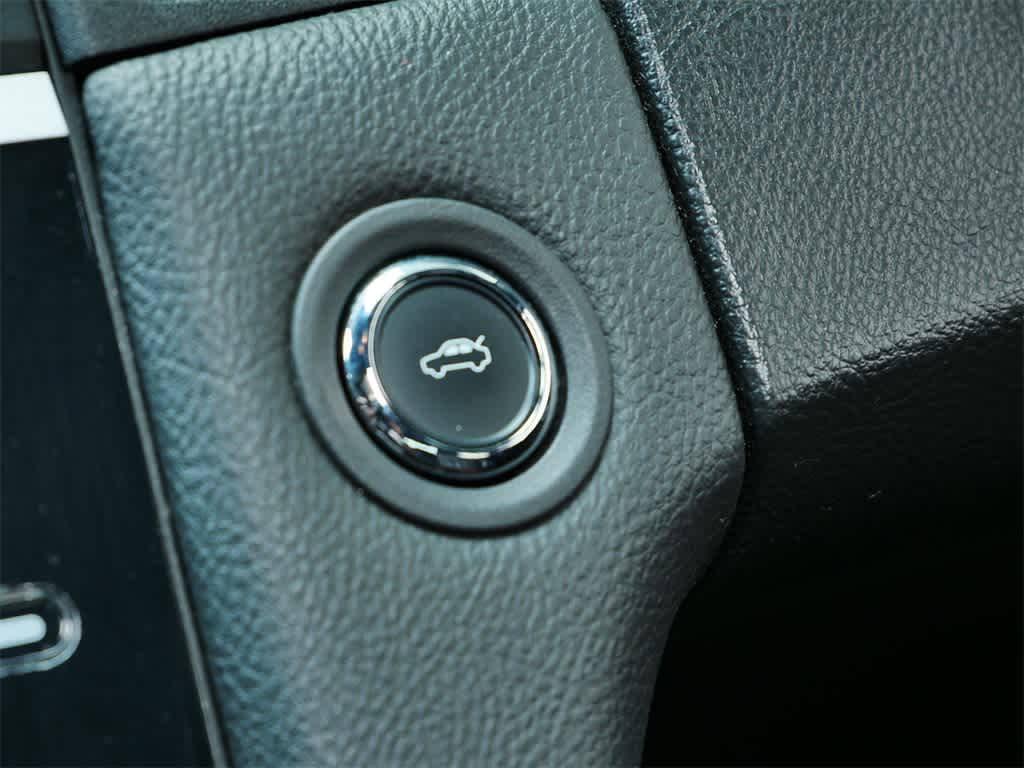 Thumbnail: 2013 Ford Taurus - 26