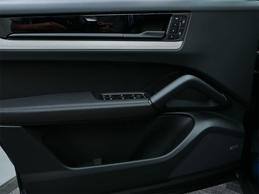 Thumbnail: 2025 Porsche Cayenne - 11